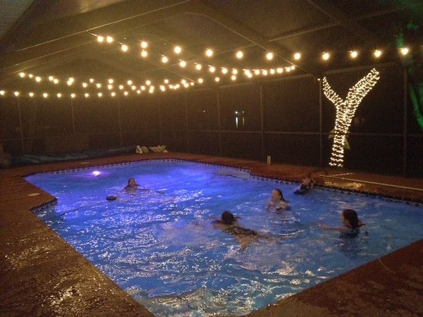 5 reasons why you should avoid hanging string lights over your swimming pool